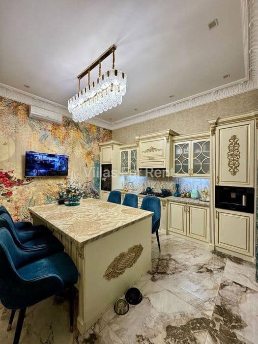 Tashkent, Babur Street, 40V