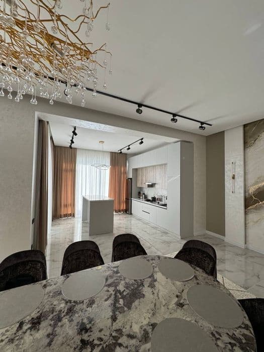 Tashkent, Mirabad District, Shahrisabz Street