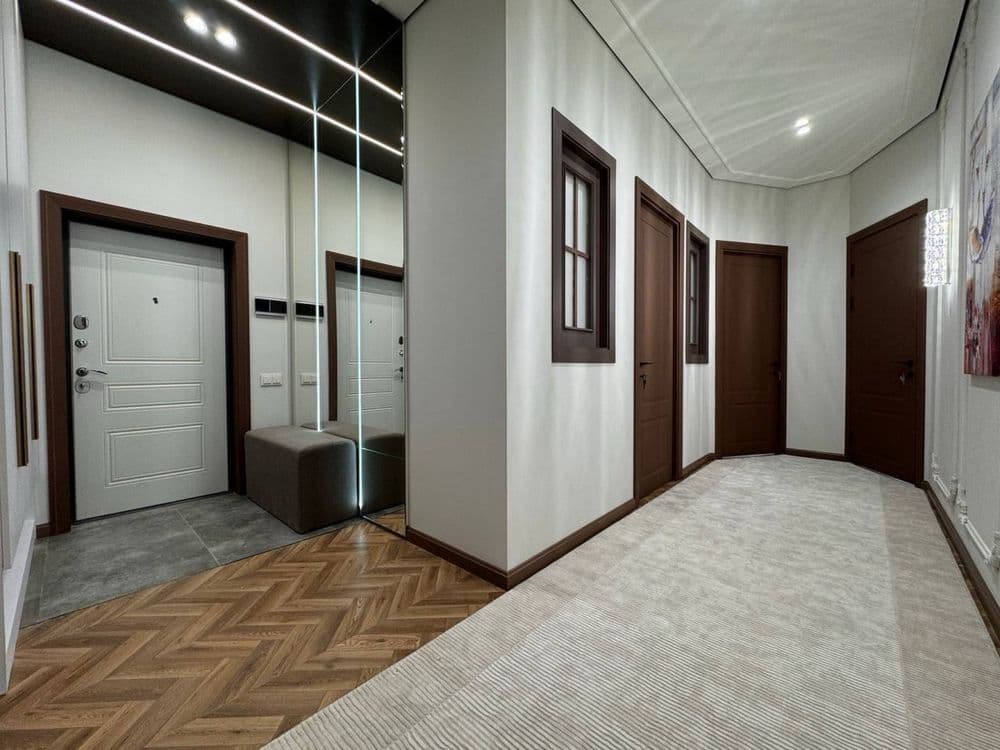 Tashkent, Mirabad District, Shahrisabz Street