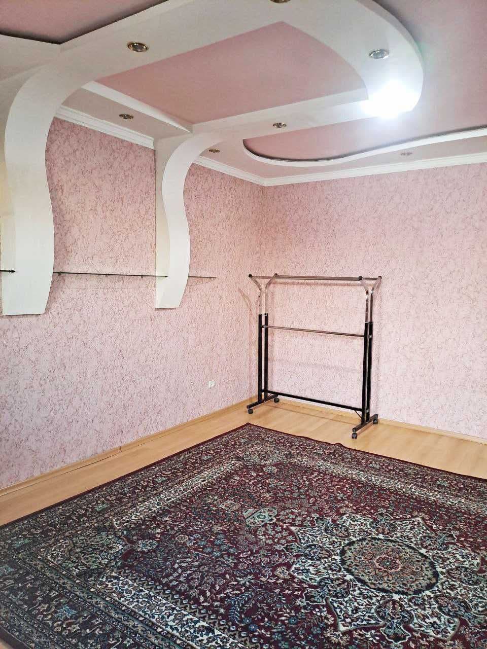Tashkent, Sebzar Street
