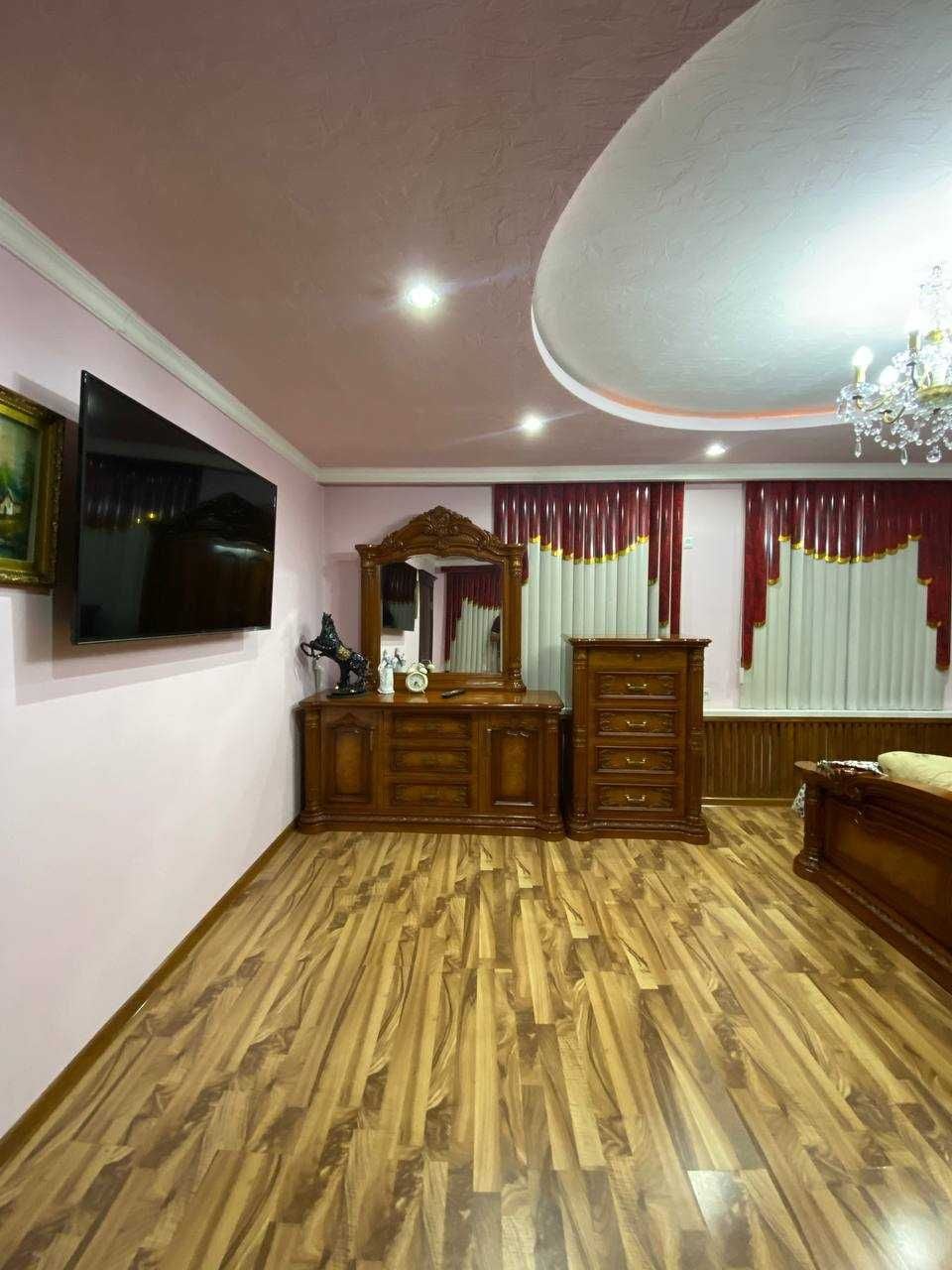 Tashkent, National Park of Uzbekistan named after Alisher Navoi