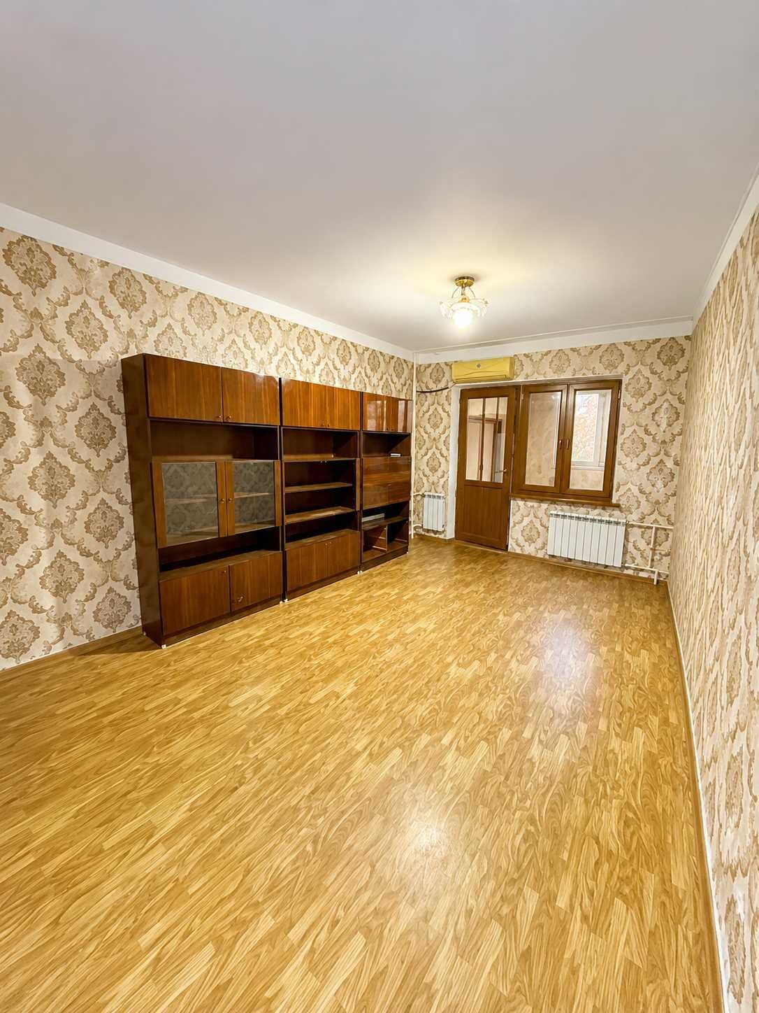 Tashkent, Mirabad District, Turkiston Street