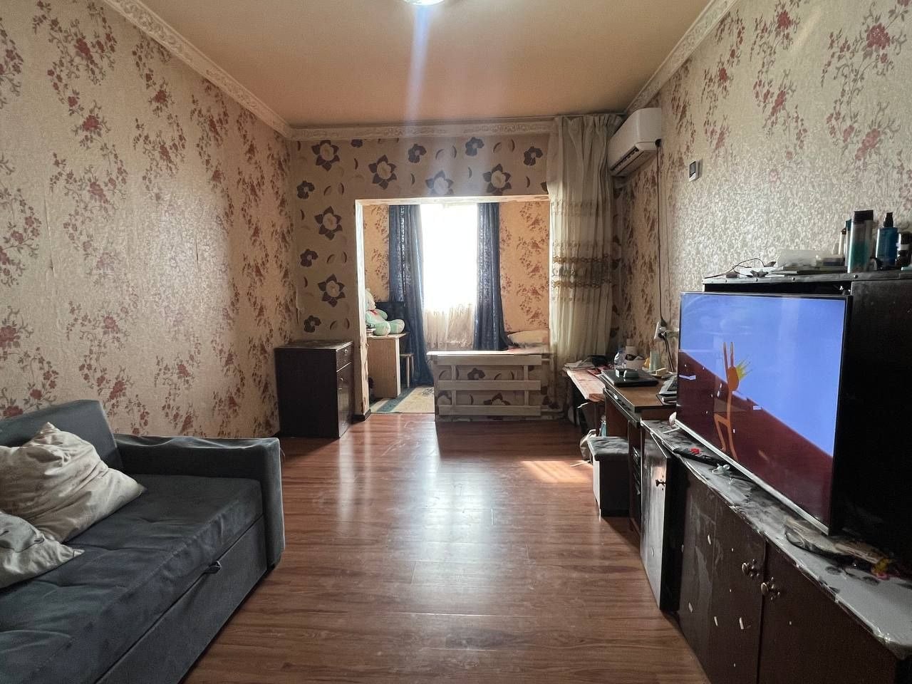 Tashkent, Mirzo Ulugbek Street, 5