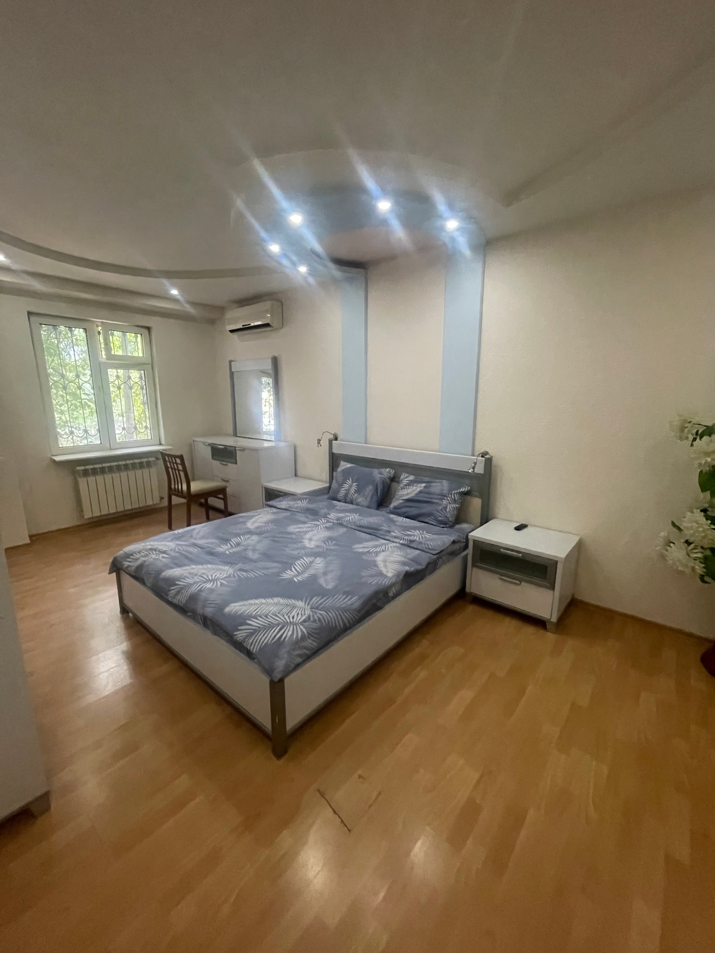 Tashkent, Mirzo Ulugbek District, Hamid Olimjon maydoni, 7