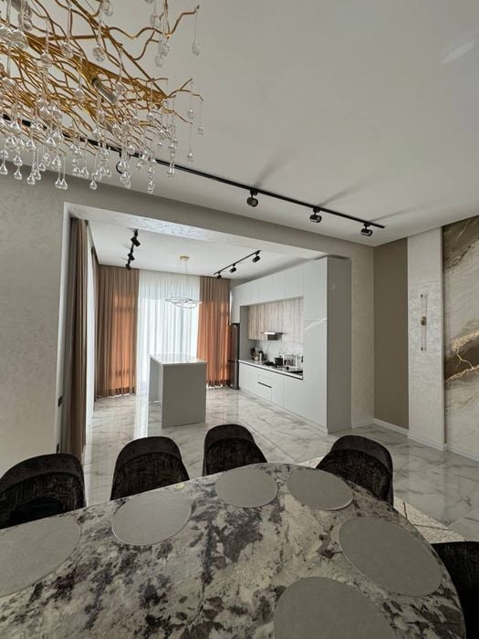 Tashkent, Mirabad District, Shahrisabz Street