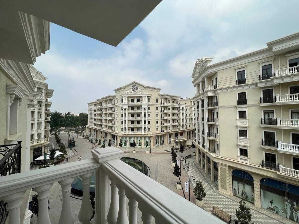 Tashkent, Sharof Rashidov Avenue, 16