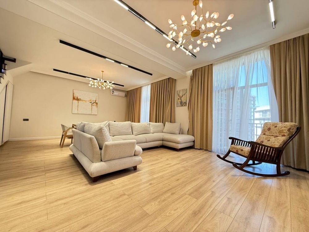 Tashkent, Mirabad District, Fidokor Street