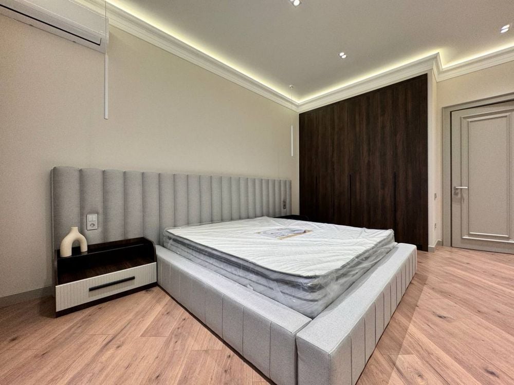 Tashkent, Mirabad District, Shahrisabz Street