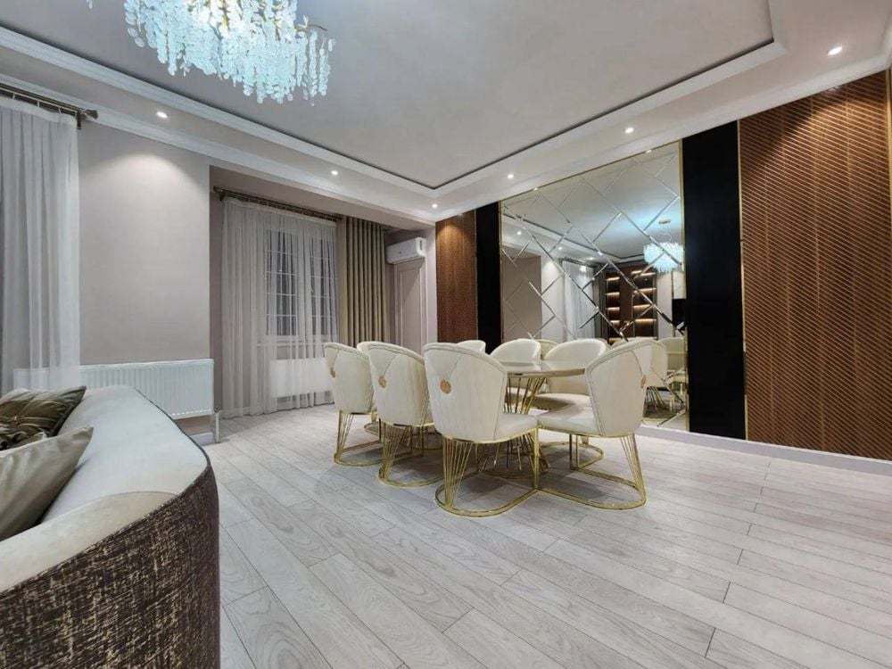 Tashkent, Mirabad District, Shahrisabz Street