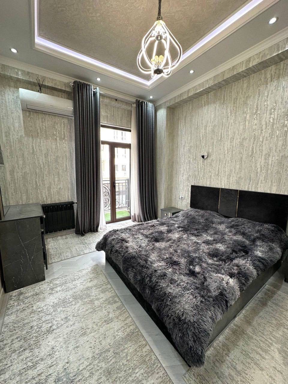 Tashkent, Furqat Street, 3A