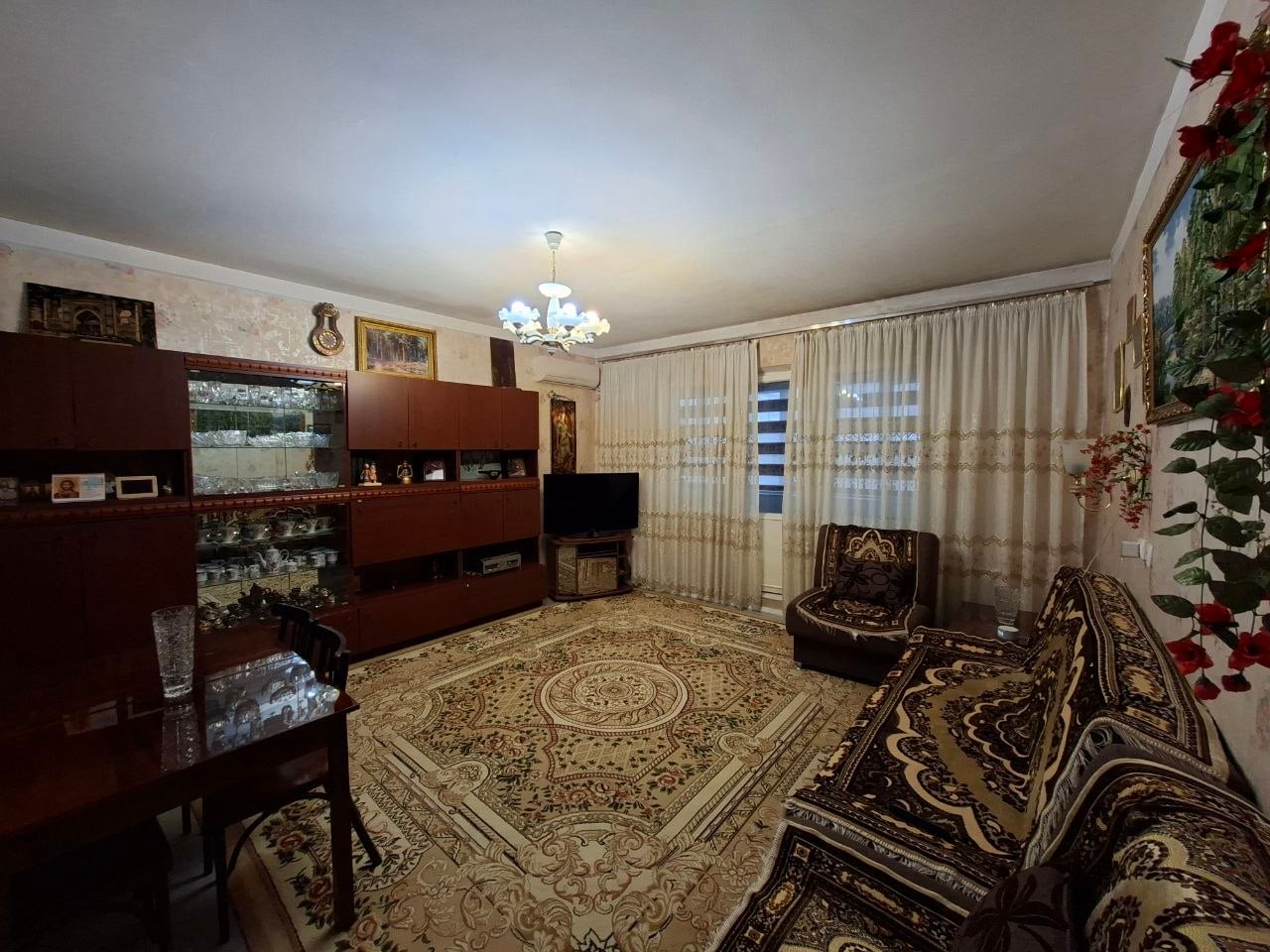 Tashkent, Oltintepa Street