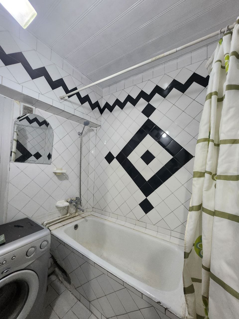 Tashkent, Mirzo Ulugbek District, Sayram street, 3A
