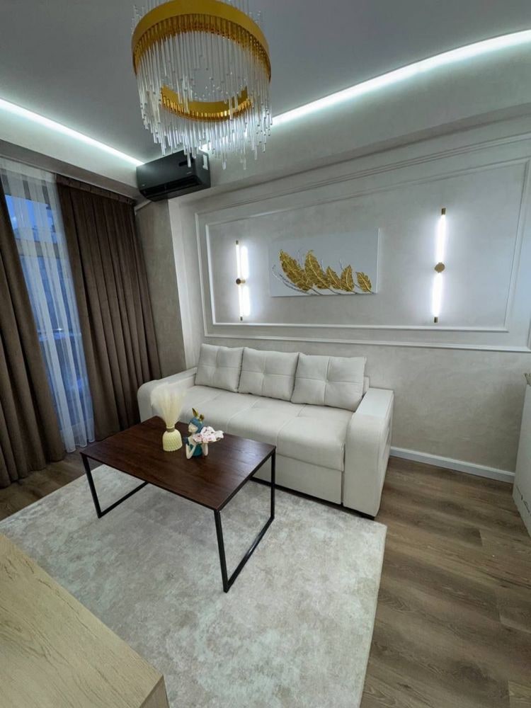 Tashkent, Mirabad District, Oybek Residential Area