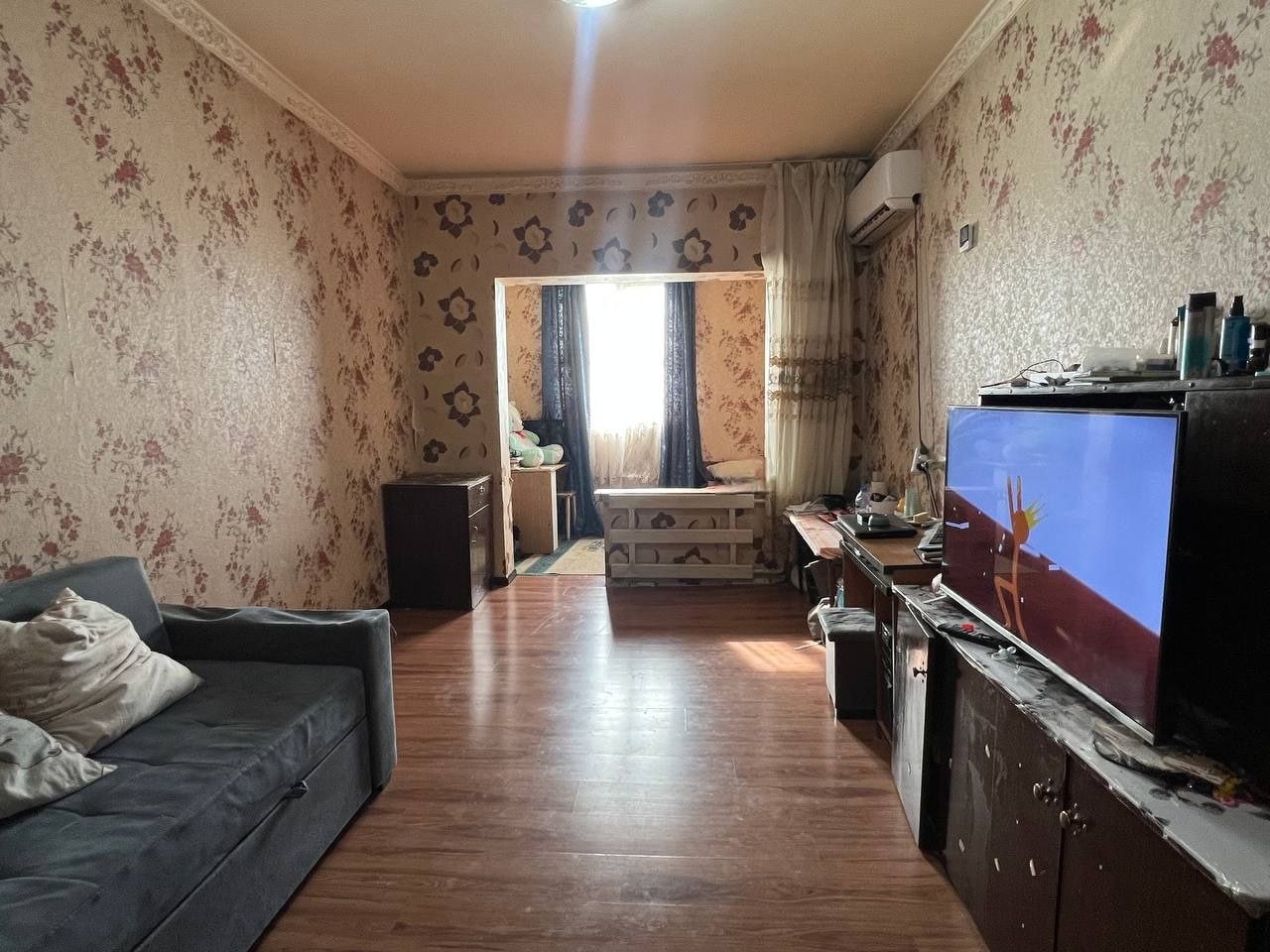 Tashkent, Mirzo Ulugbek Street, 5