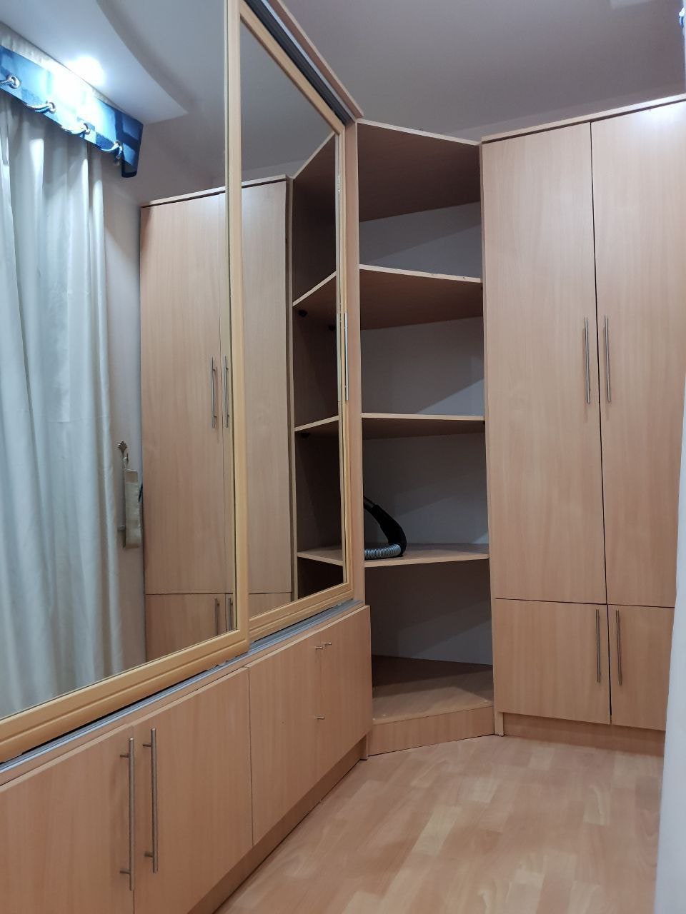 Tashkent, Mirzo Ulugbek District, Hamid Olimjon maydoni, 7