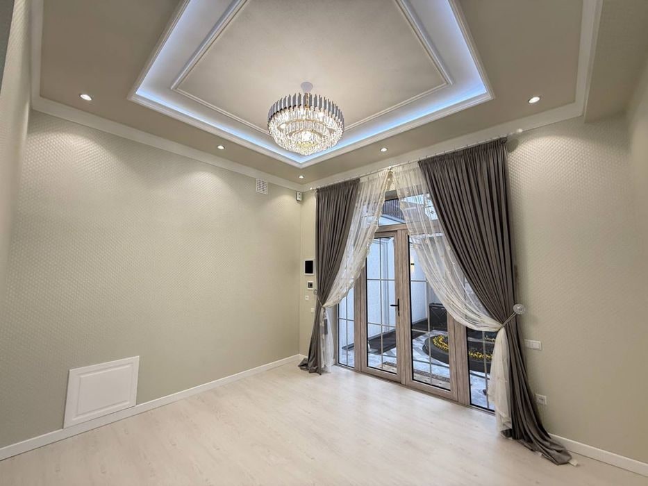 Tashkent, Mirabad District, Shahrisabz Street