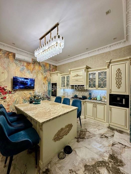 Tashkent, Babur Street, 40V