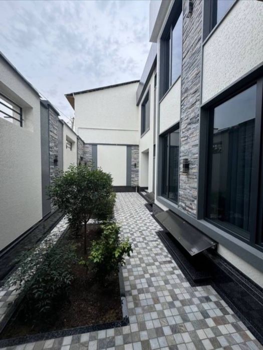 Tashkent, Mirabad District, Shahrisabz Street