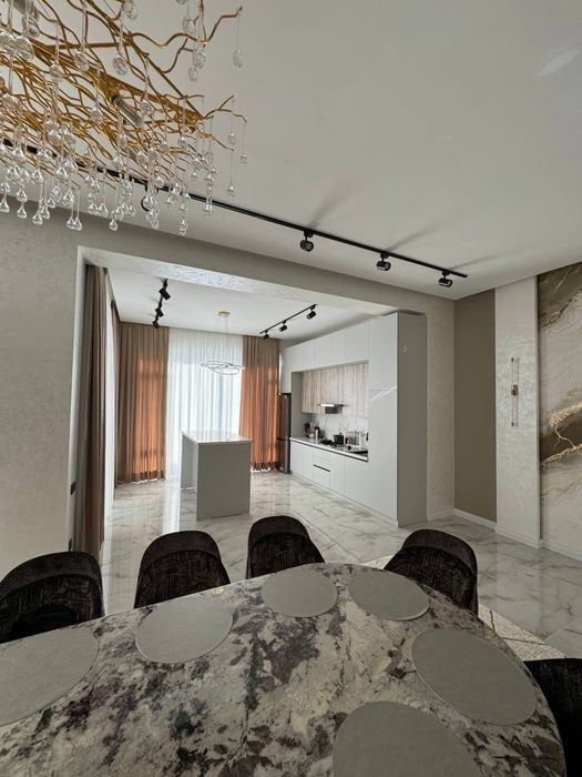Tashkent, Mirabad District, Shahrisabz Street