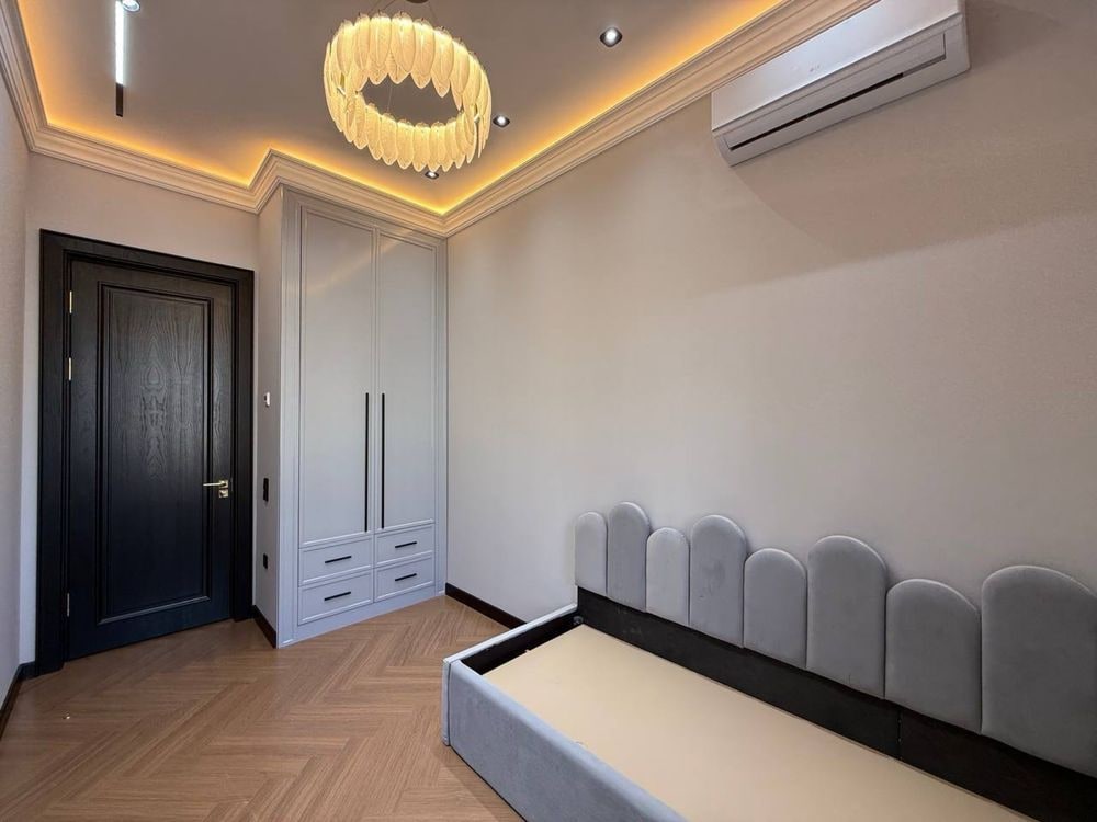 Tashkent, Mirabad District, Shahrisabz Street