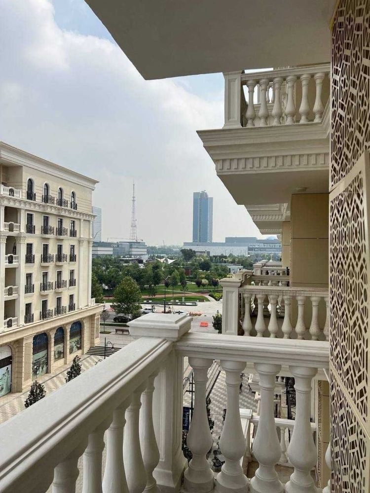 Tashkent, Sharof Rashidov Avenue, 16