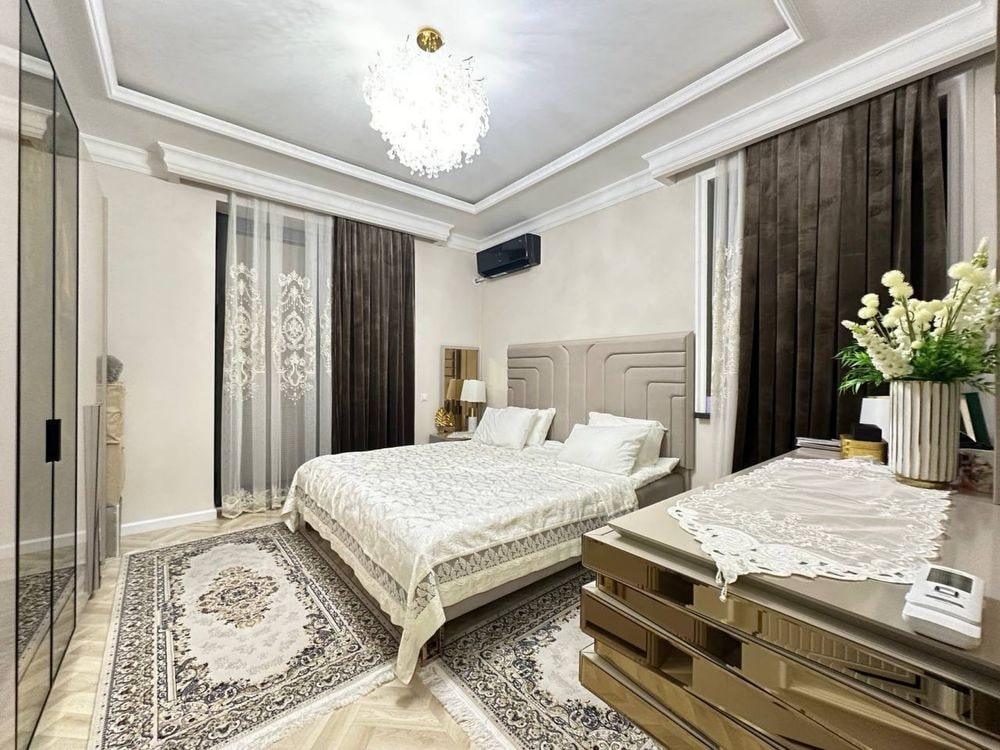 Tashkent, Mirabad District, Shahrisabz Street
