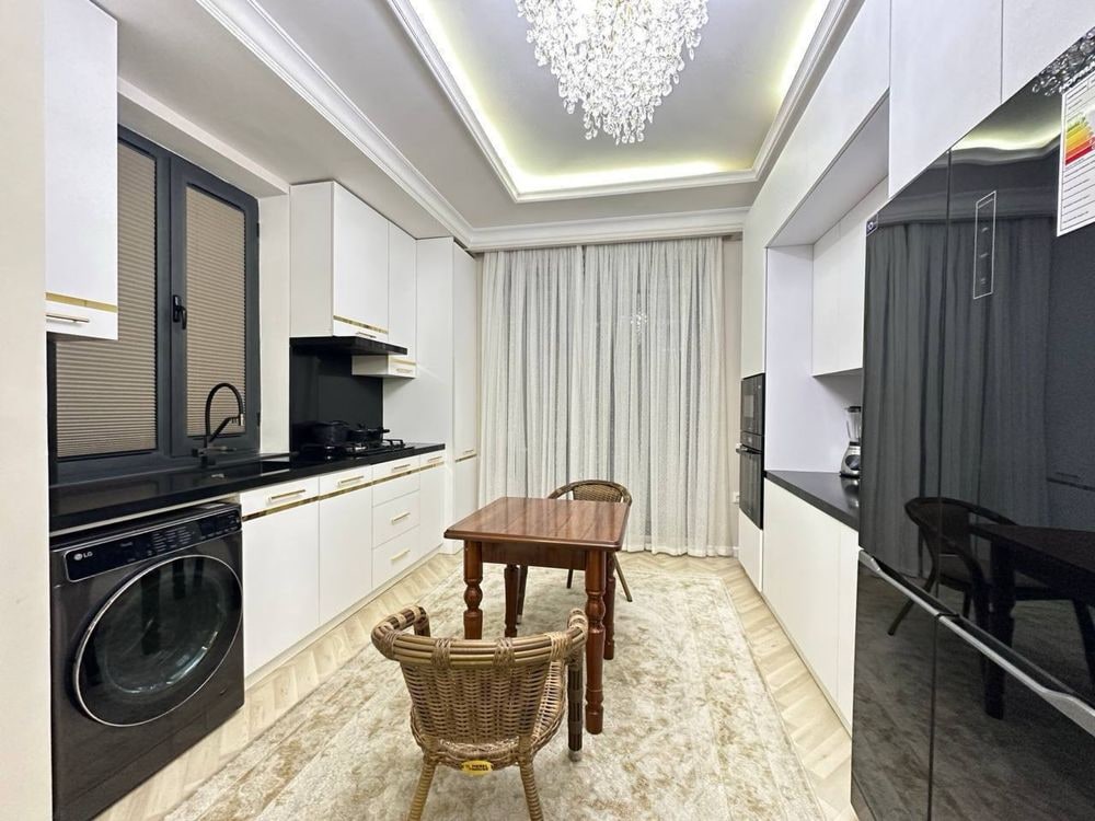 Tashkent, Mirabad District, Shahrisabz Street