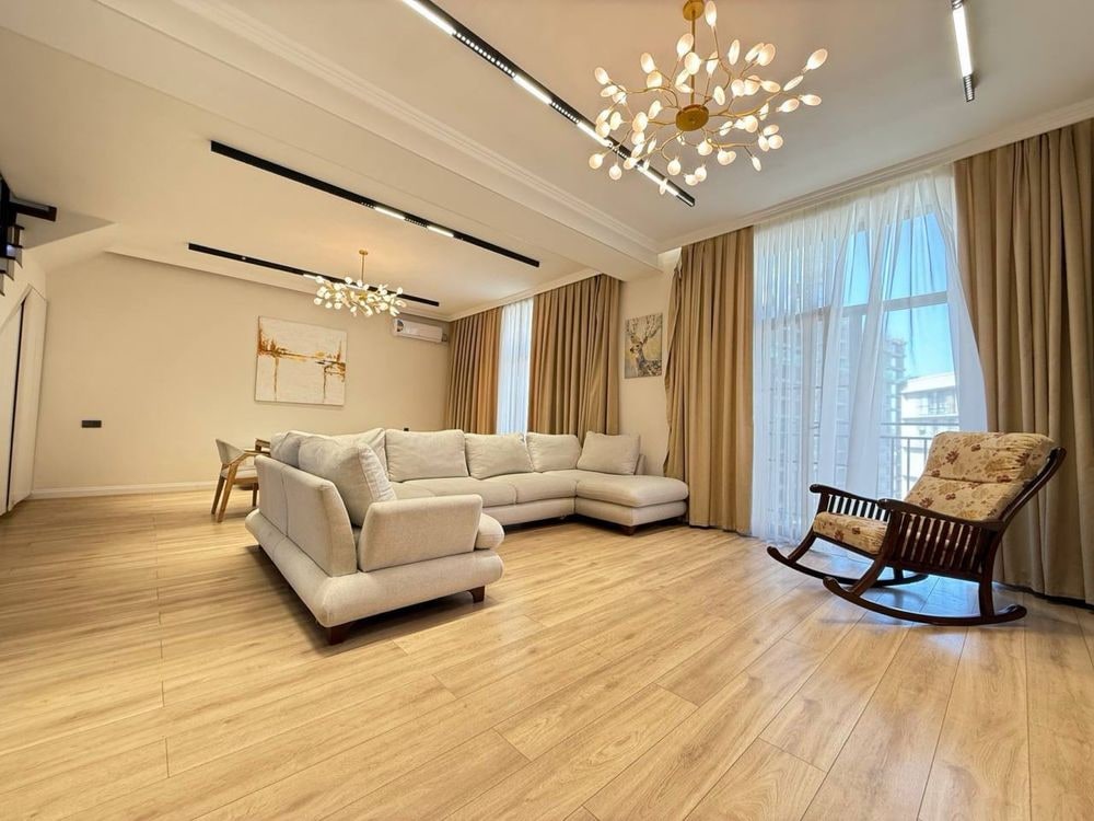 Tashkent, Mirabad District, Fidokor Street