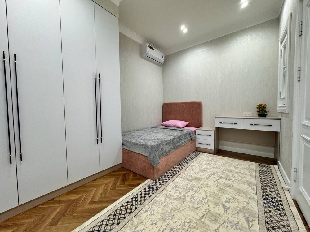 Tashkent, Mirabad District, Fidokor Street