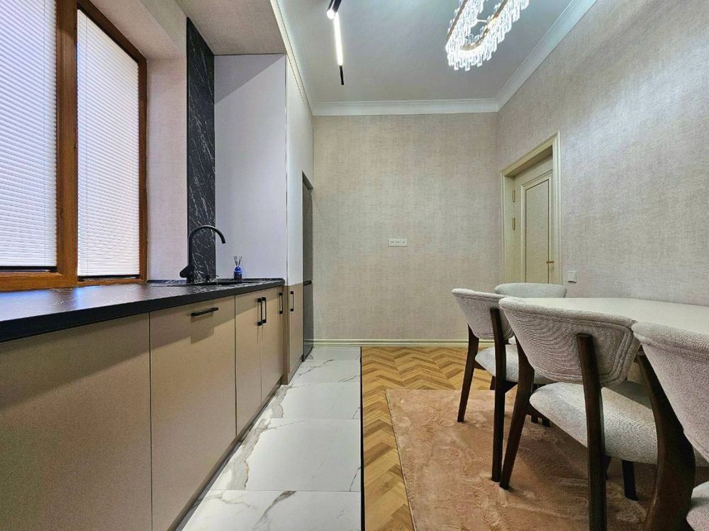 Tashkent, Oltintepa Street, 351