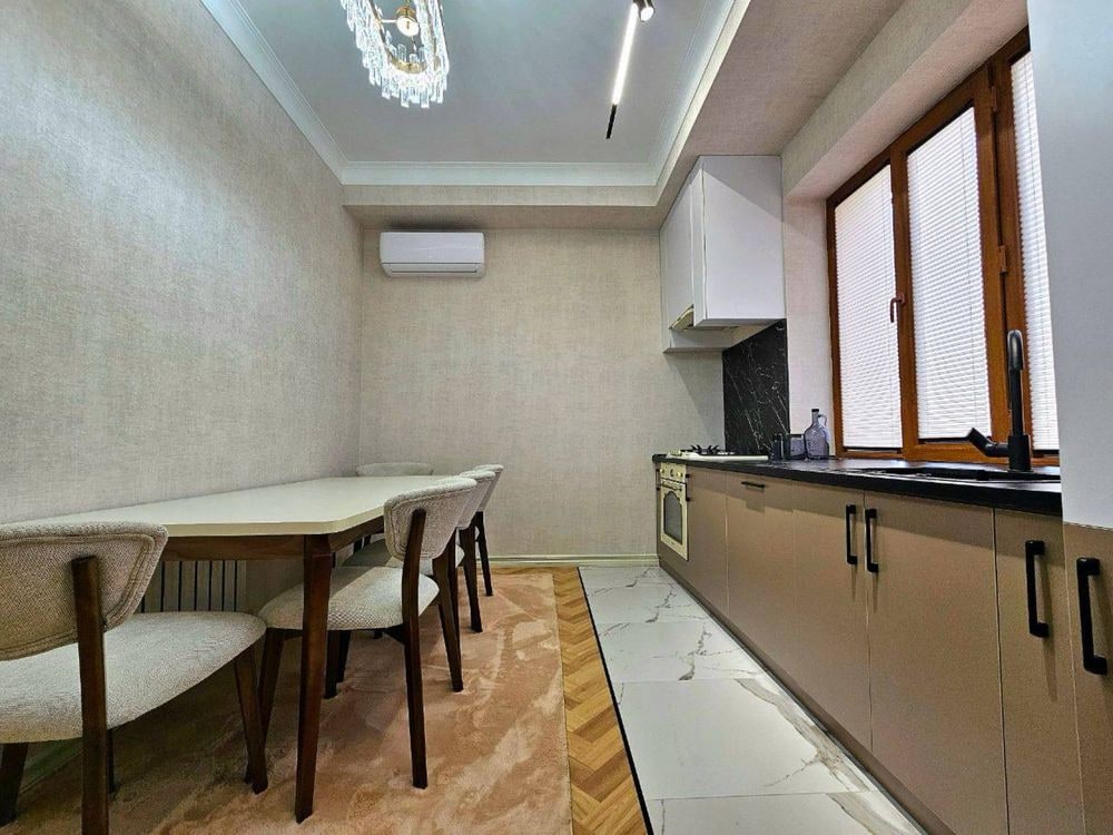 Tashkent, Oltintepa Street, 351