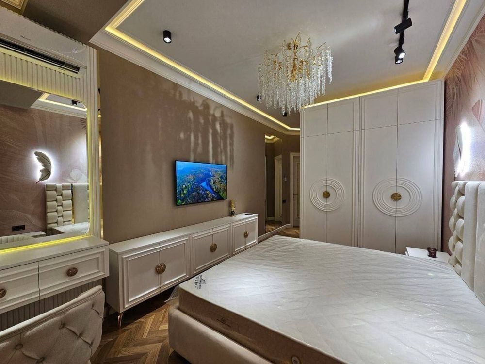 Tashkent, Mirabad District, Shahrisabz Street