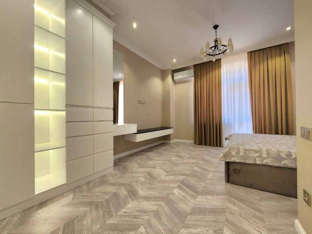 Tashkent, Mirabad District, Shahrisabz Street