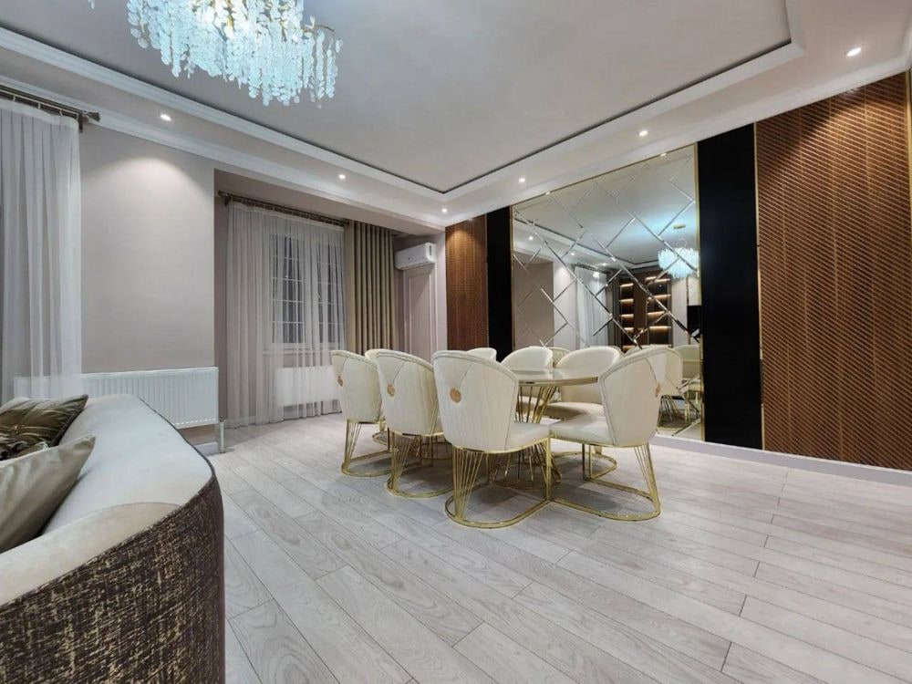 Tashkent, Mirabad District, Shahrisabz Street