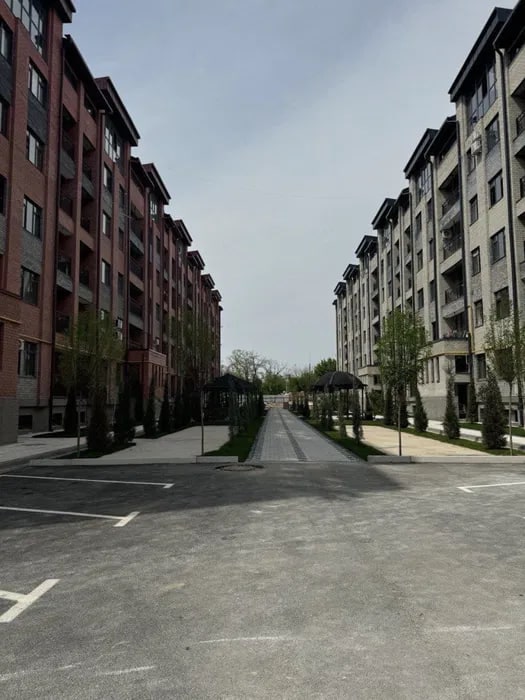 Tashkent, Obishir Street, 124/1