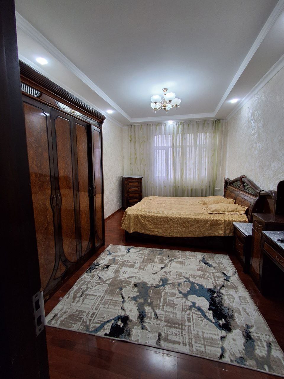 Tashkent, Chilanzar District, Bunyodkor Avenue
