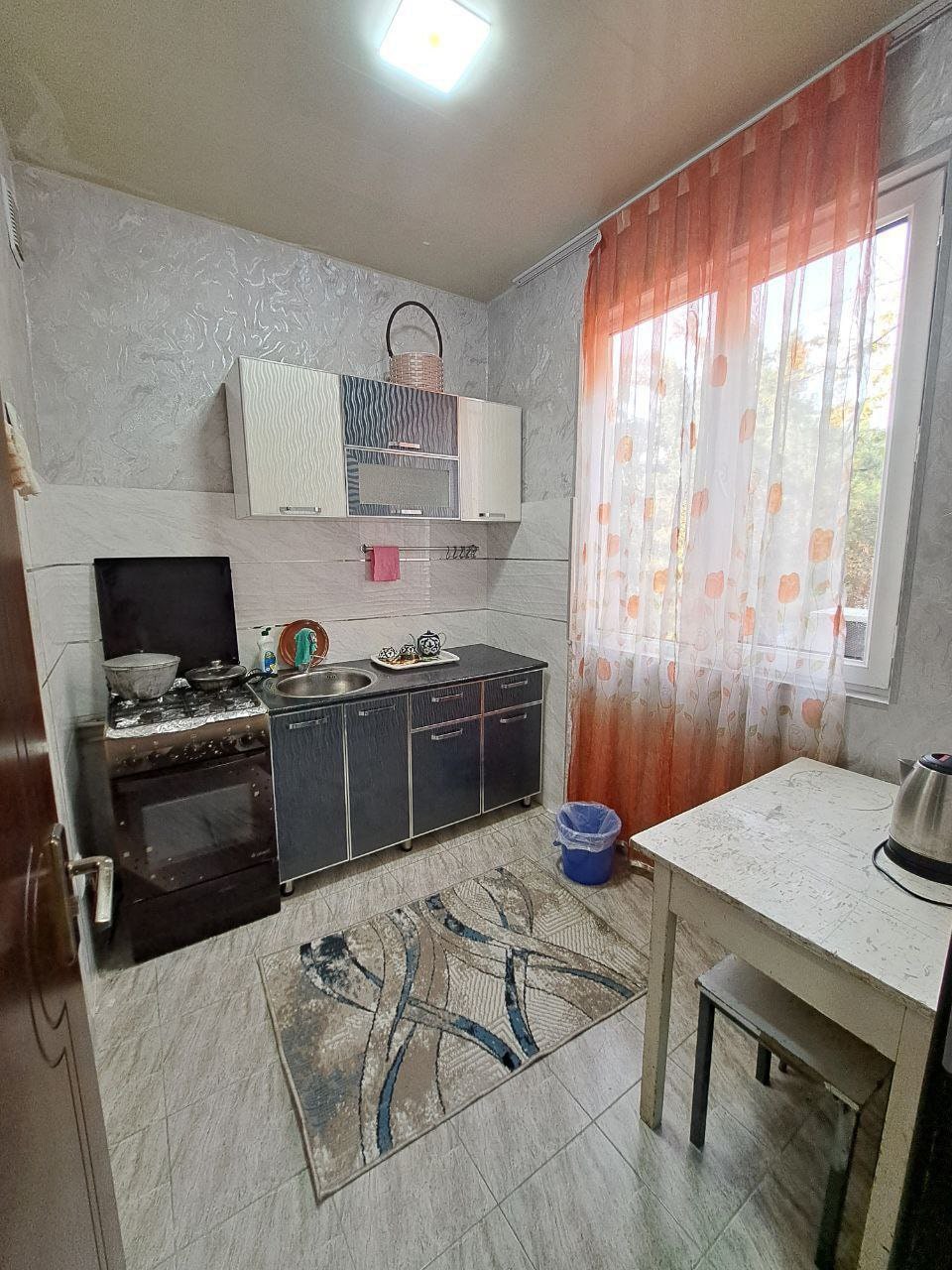 Tashkent, Chilanzar District, Bunyodkor Avenue