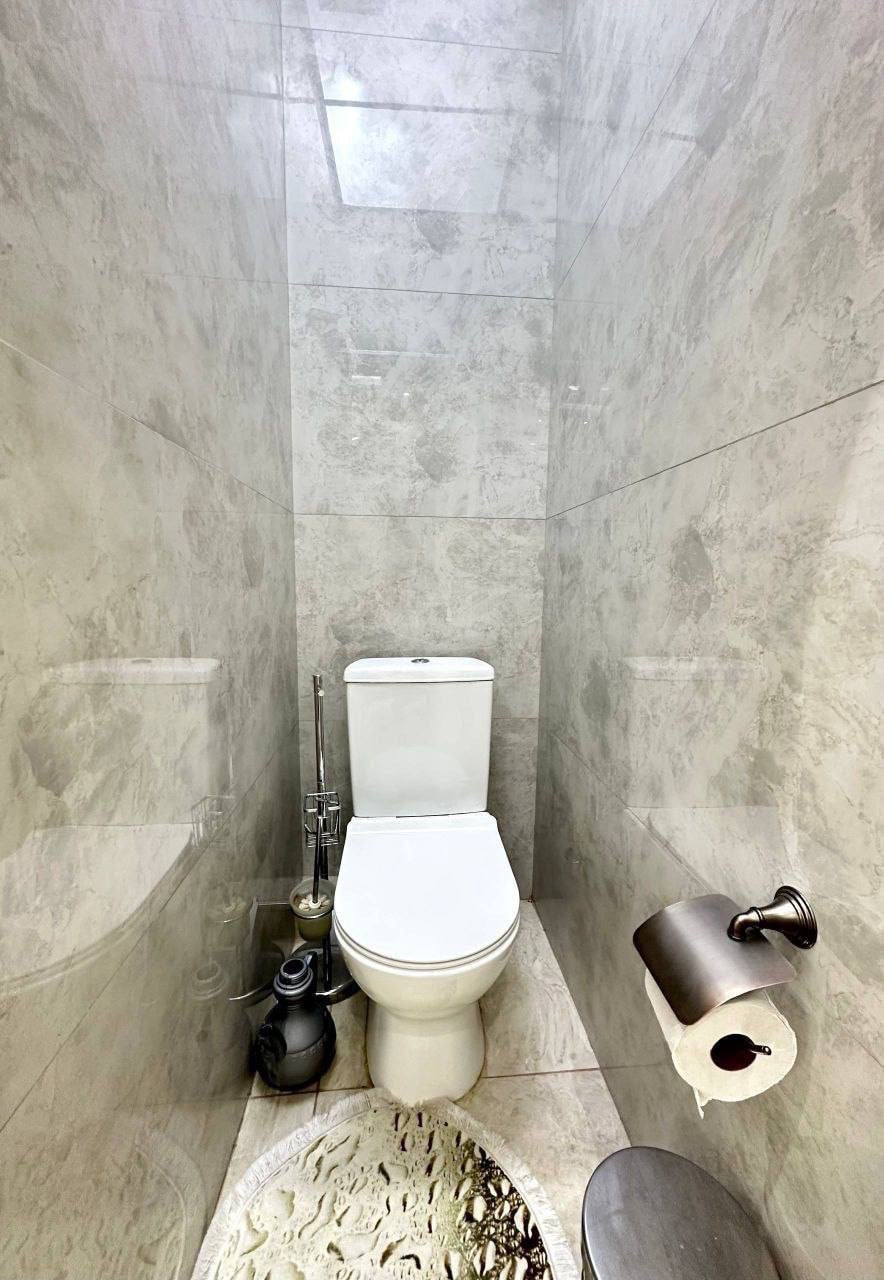 Tashkent, Furqat Street, 3A