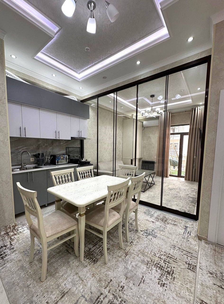 Tashkent, Furqat Street, 3A