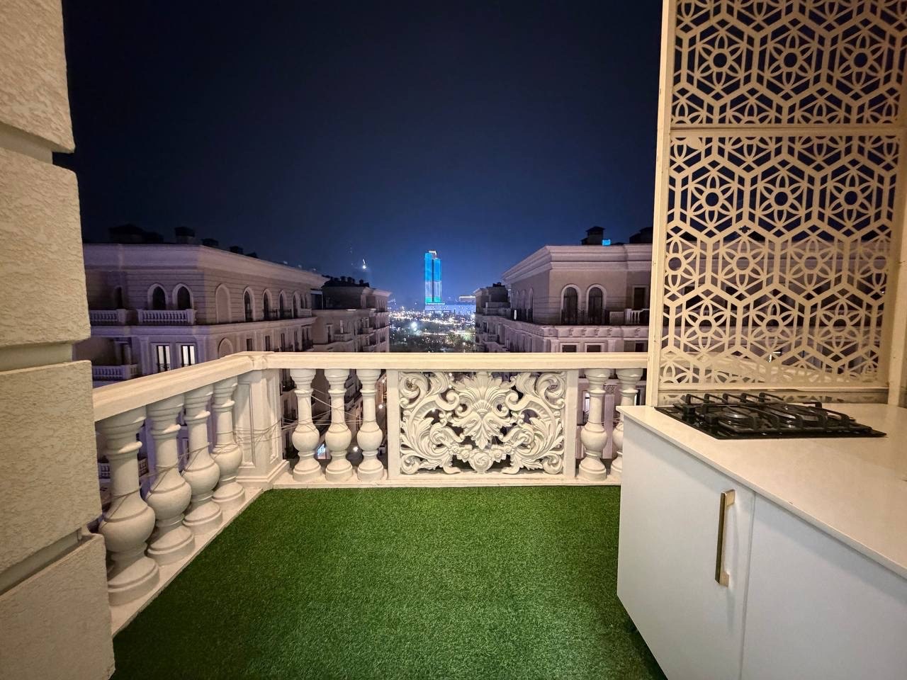 Tashkent, Furqat Street, blockD5