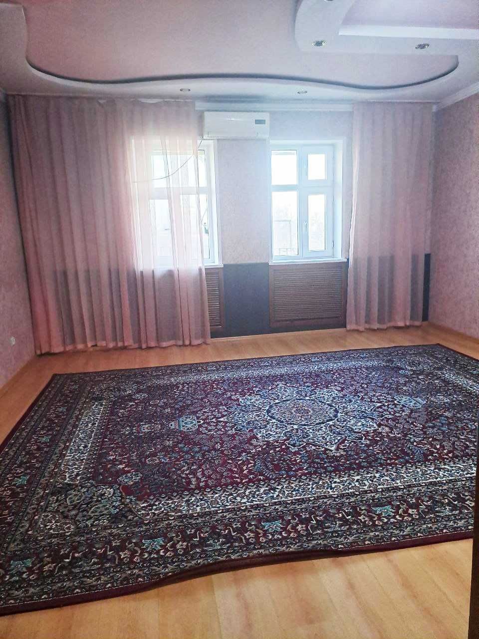 Tashkent, Sebzar Street