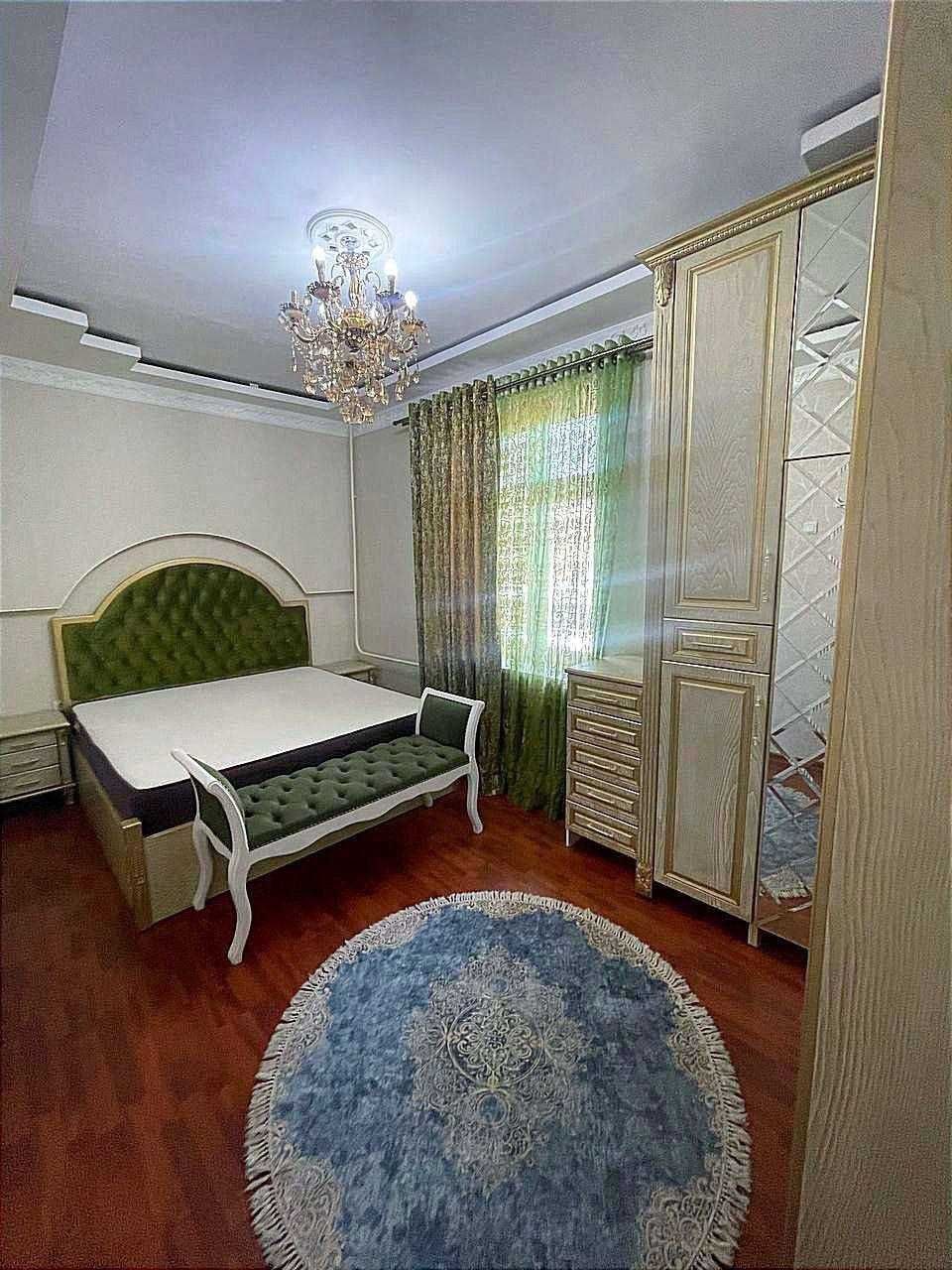 Tashkent, National Park of Uzbekistan named after Alisher Navoi