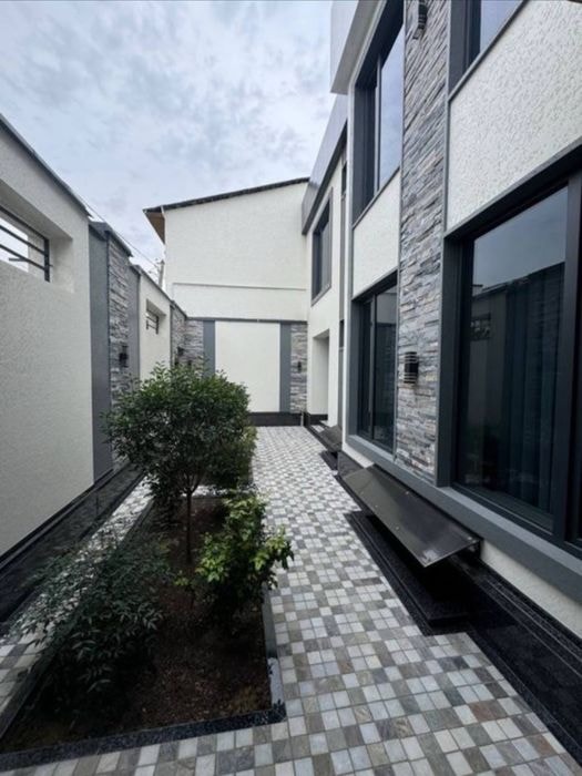 Tashkent, Mirabad District, Shahrisabz Street