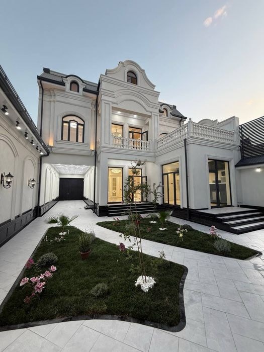 Tashkent, Mirabad District, Shahrisabz Street