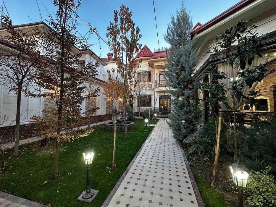 Tashkent, Mirabad District, Shahrisabz Street