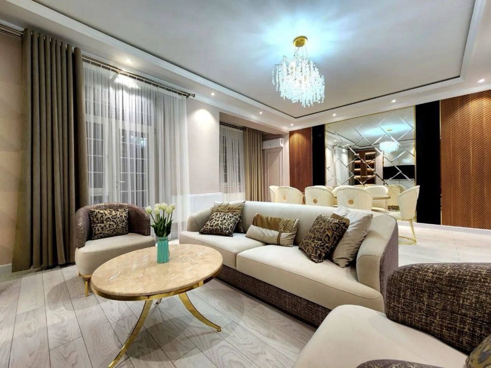 Tashkent, Mirabad District, Shahrisabz Street