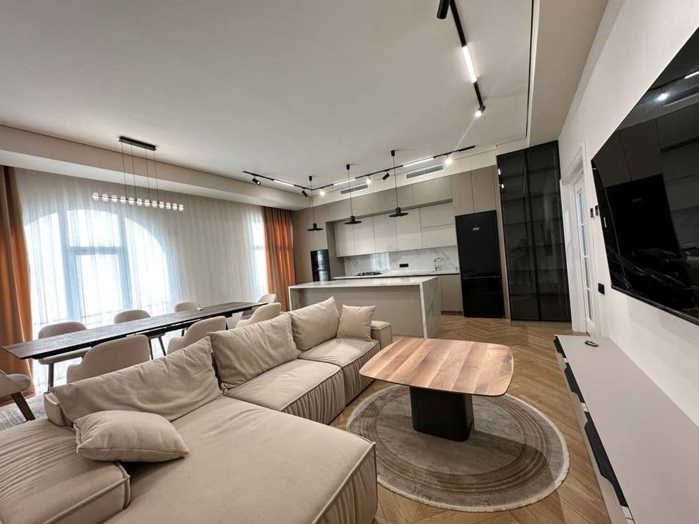 Tashkent, Mirabad District, Fidokor Street